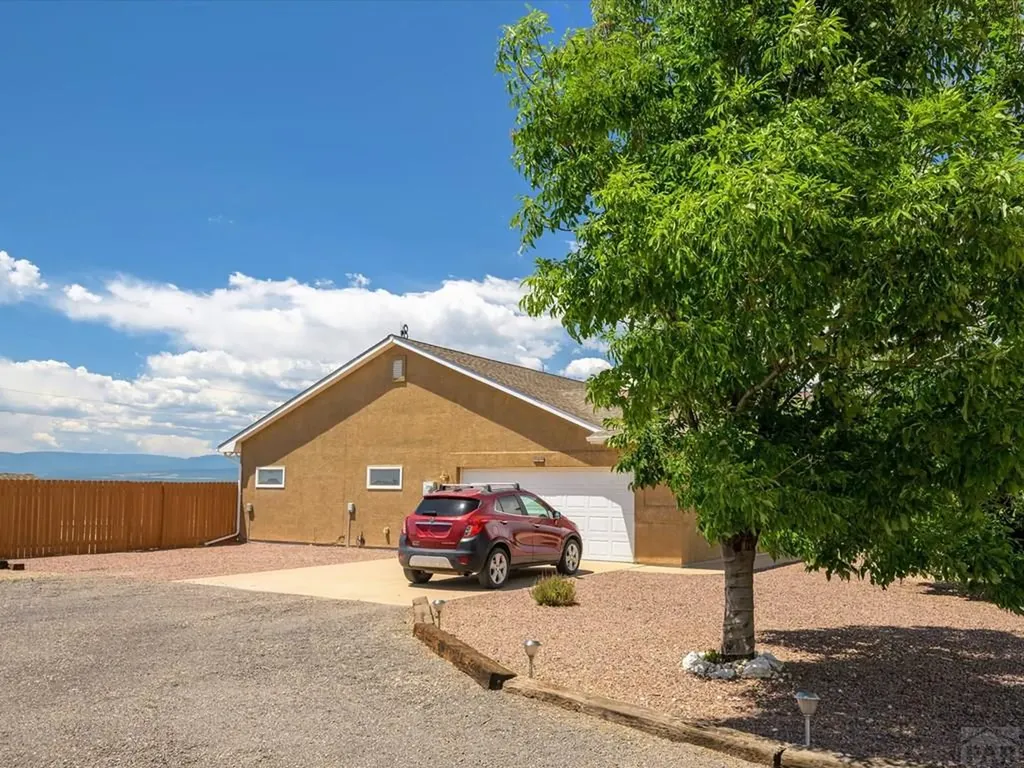 1060 W Stallion Drive Pueblo CO 81007
