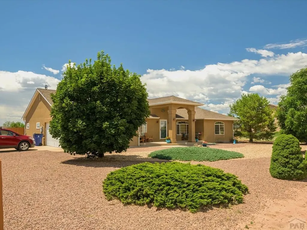 1060 W Stallion Drive Pueblo CO 81007