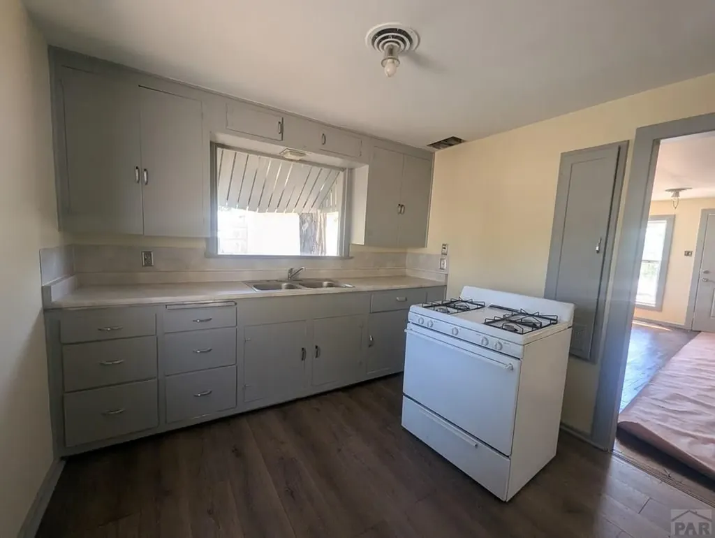 422 Grove Avenue Las Animas CO 81054