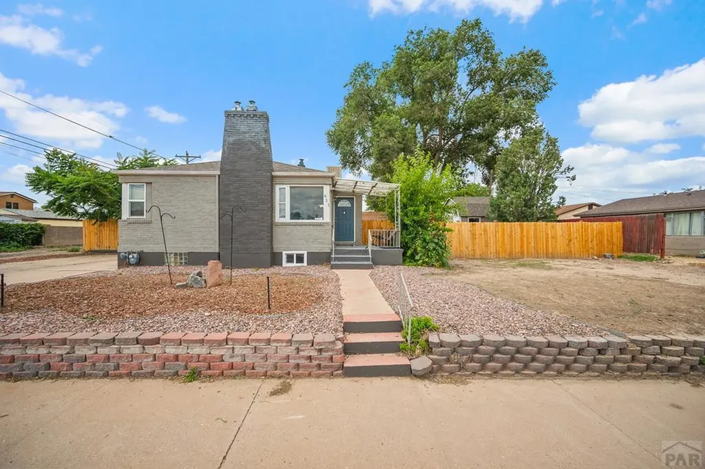 611 E Pitkin Avenue Pueblo CO 81004