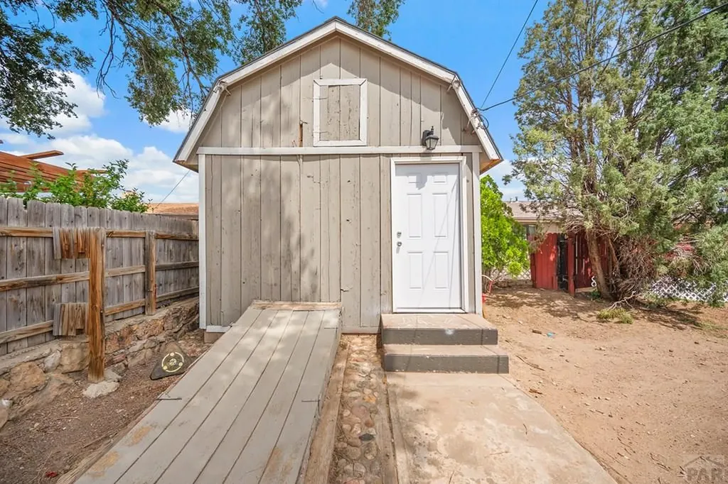 611 E Pitkin Avenue Pueblo CO 81004