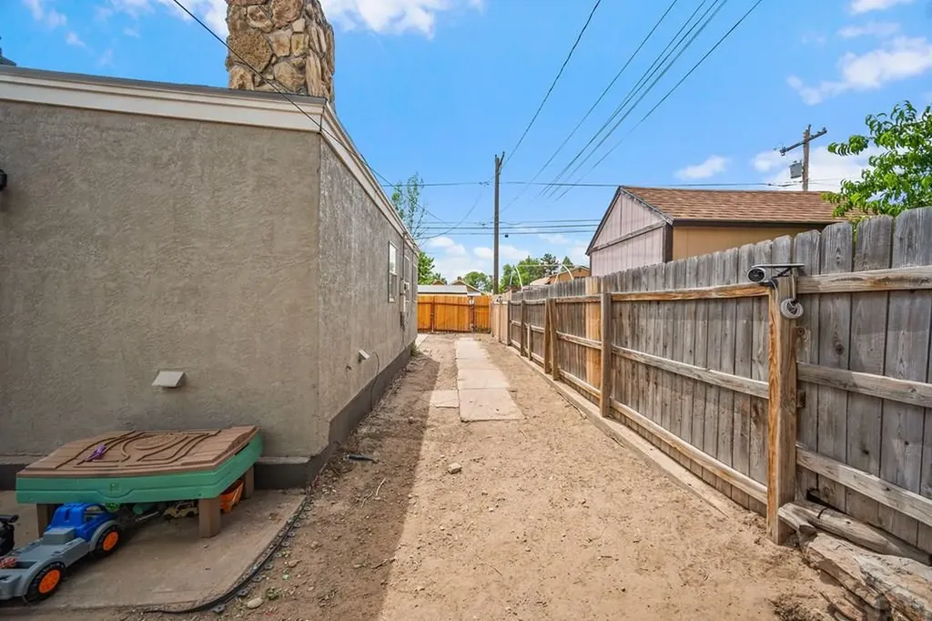 611 E Pitkin Avenue Pueblo CO 81004