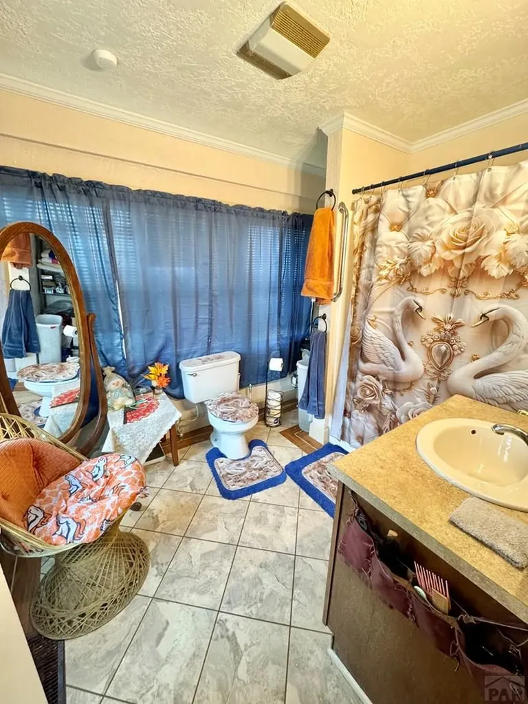 318 W 10th Street La Junta CO 81050