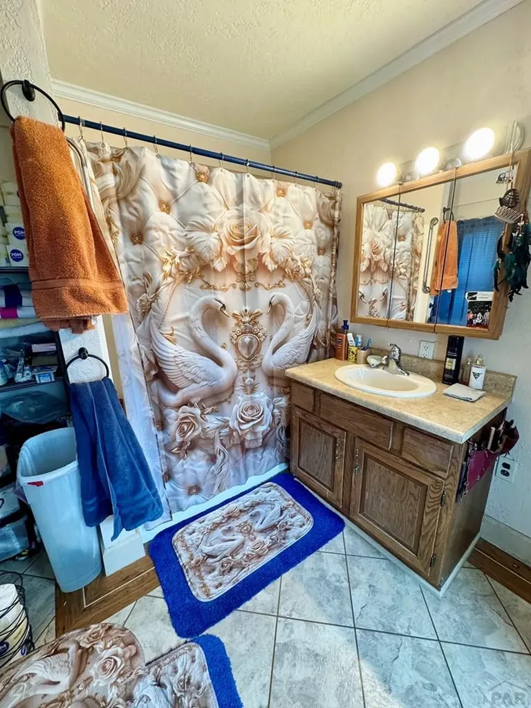 318 W 10th Street La Junta CO 81050