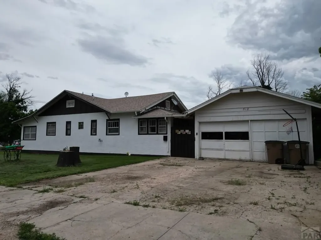 318 W 10th Street La Junta CO 81050