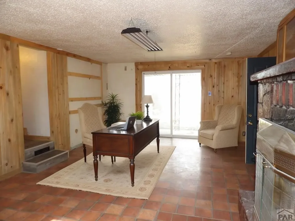 1002 Frontier Pueblo CO 81006