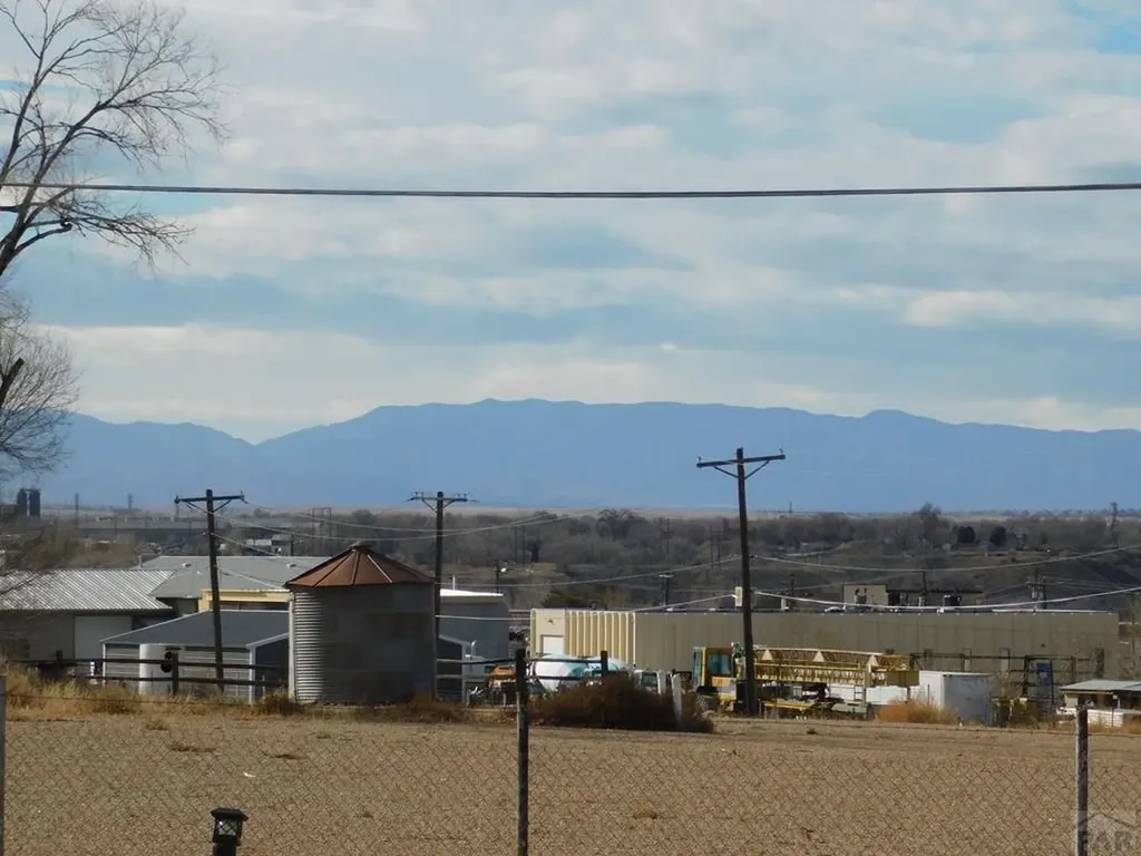 1002 Frontier Pueblo CO 81006