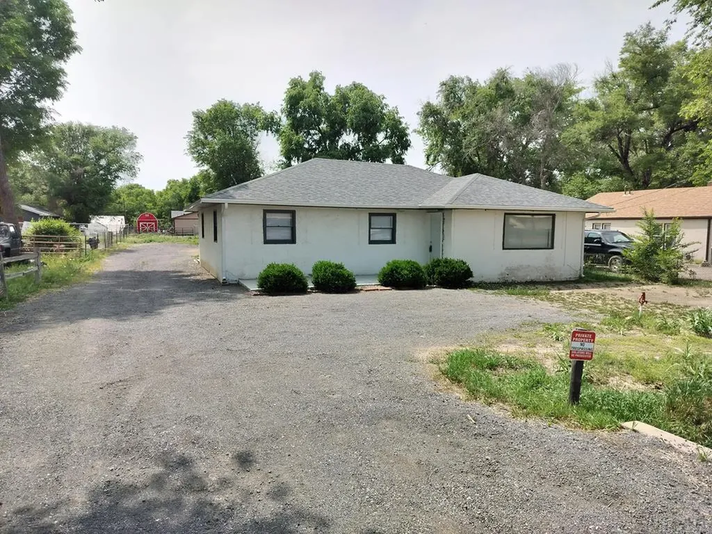 1143 25th Lane Pueblo CO 81006