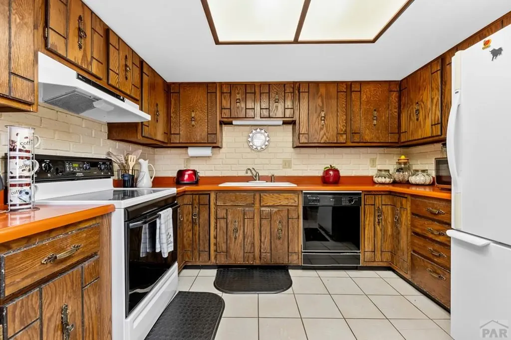 1 Mayweed Court Pueblo CO 81001