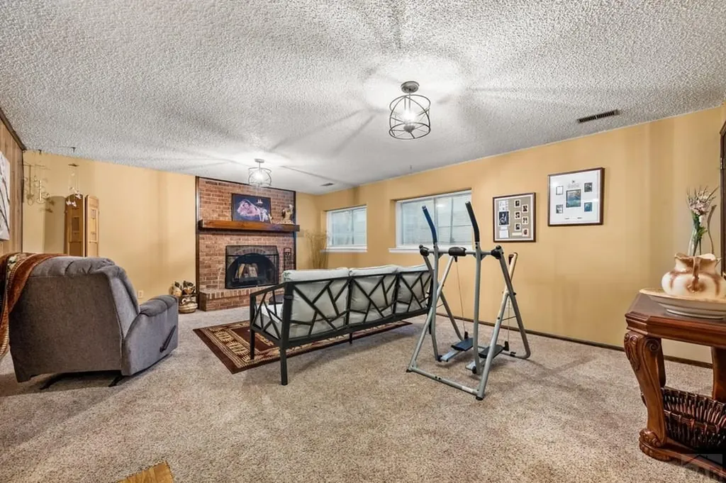 1 Mayweed Court Pueblo CO 81001