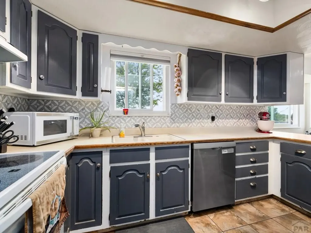 1138 Bluestem Boulevard Pueblo CO 81001