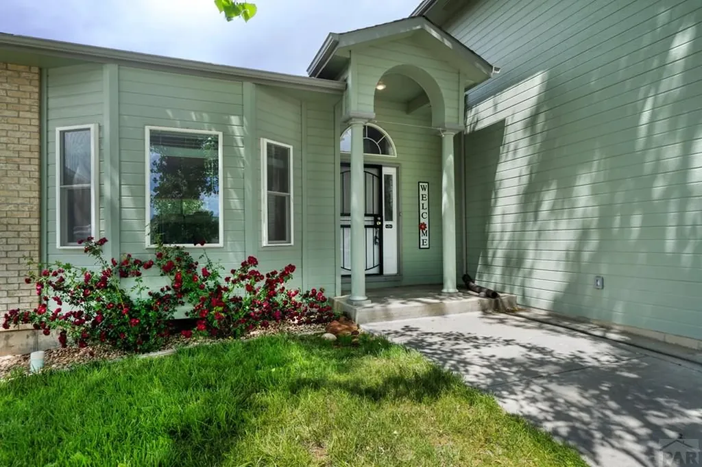523 W Hook Drive Pueblo West CO 81007