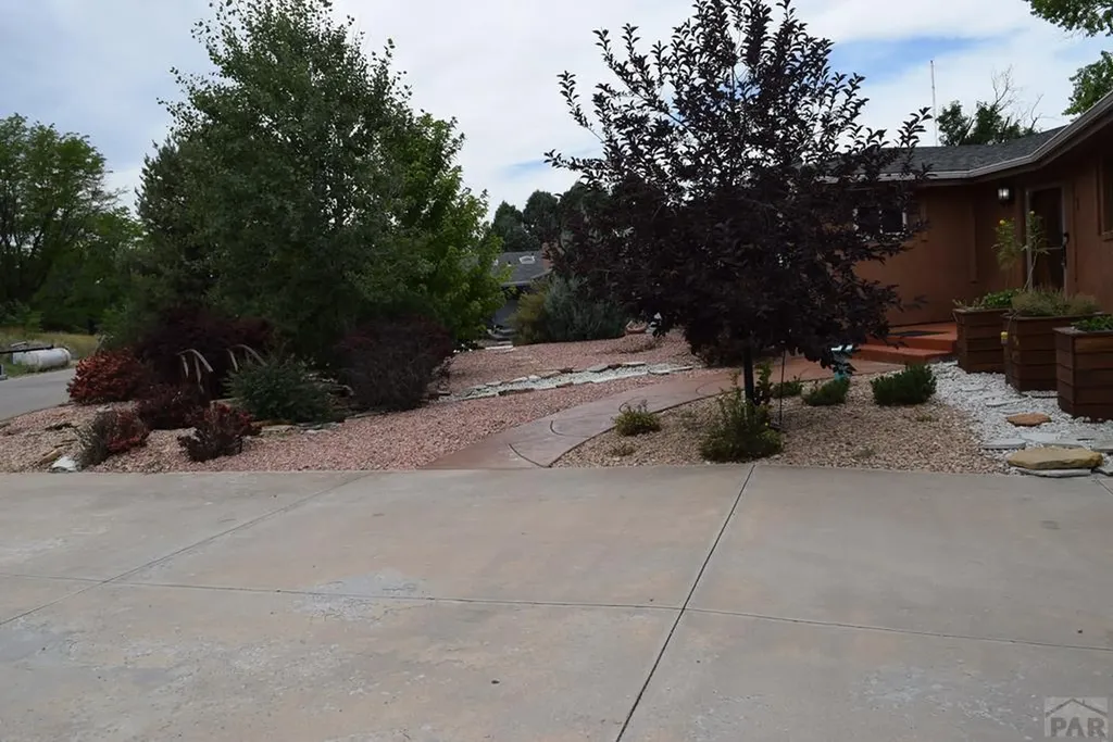 3 Twilight Lane Pueblo CO 81005