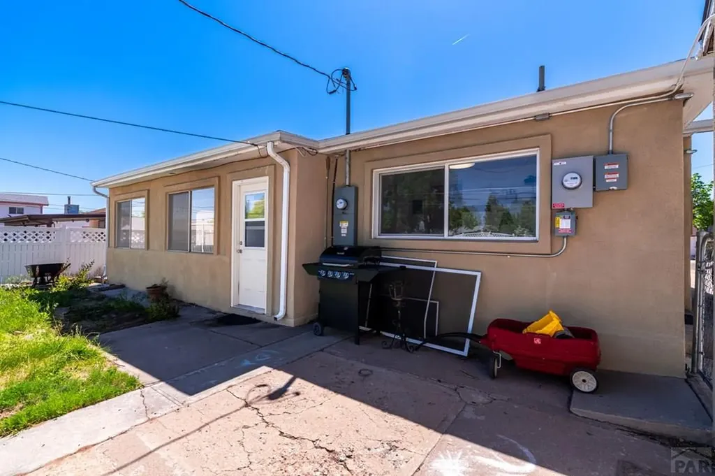 1611 Englewood Drive Pueblo CO 81005