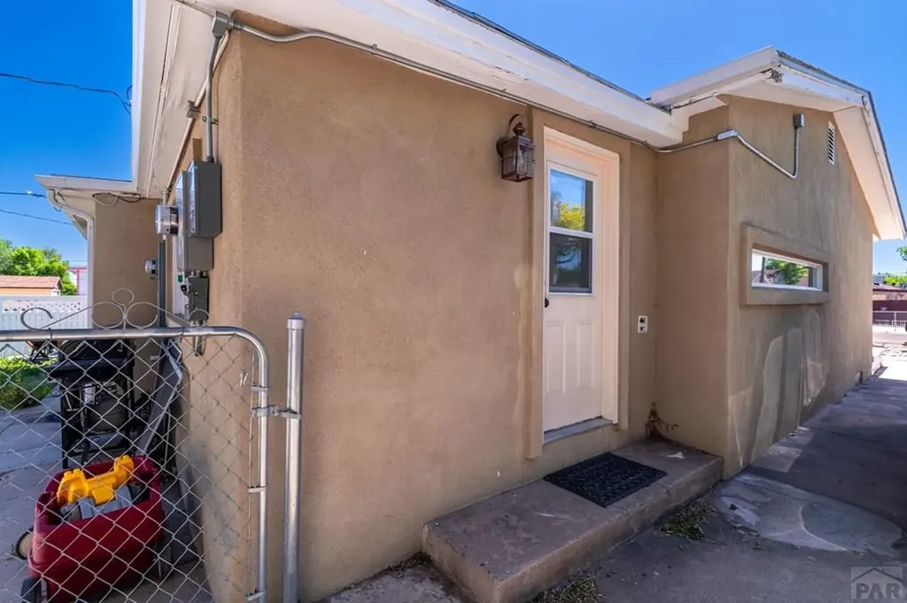 1611 Englewood Drive Pueblo CO 81005