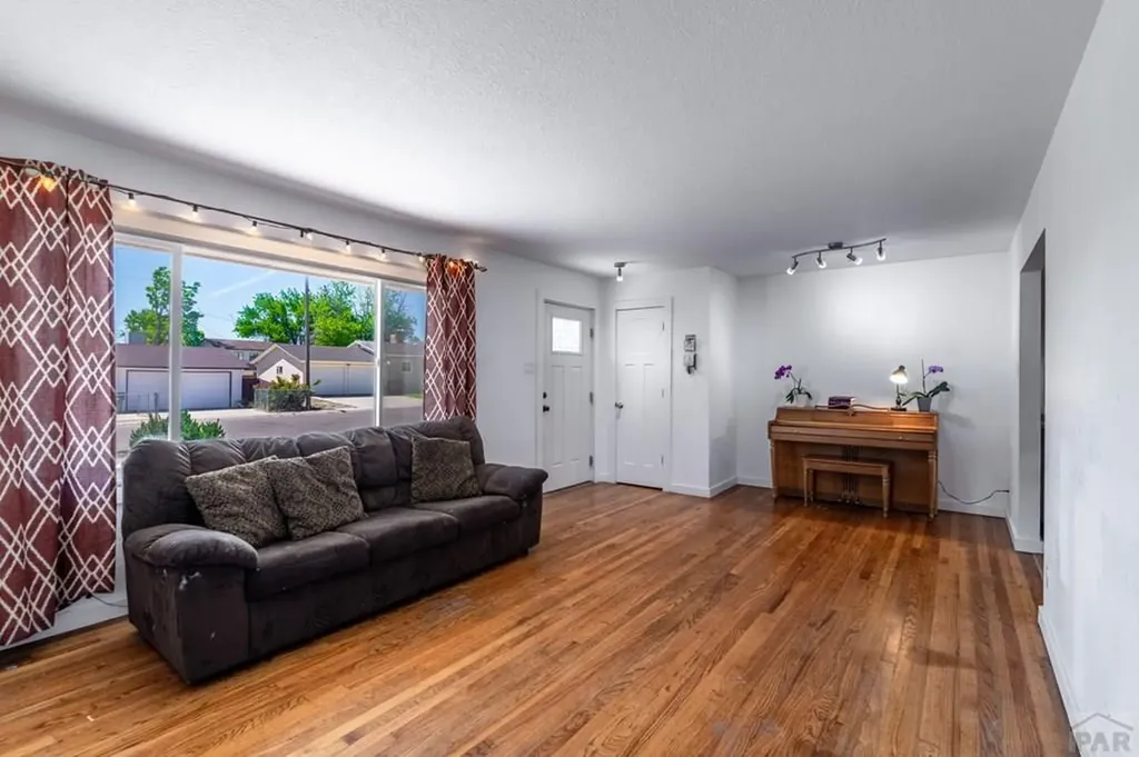 1611 Englewood Drive Pueblo CO 81005