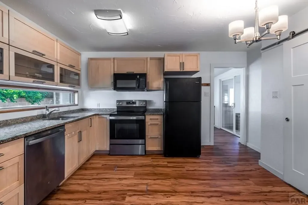 1611 Englewood Drive Pueblo CO 81005