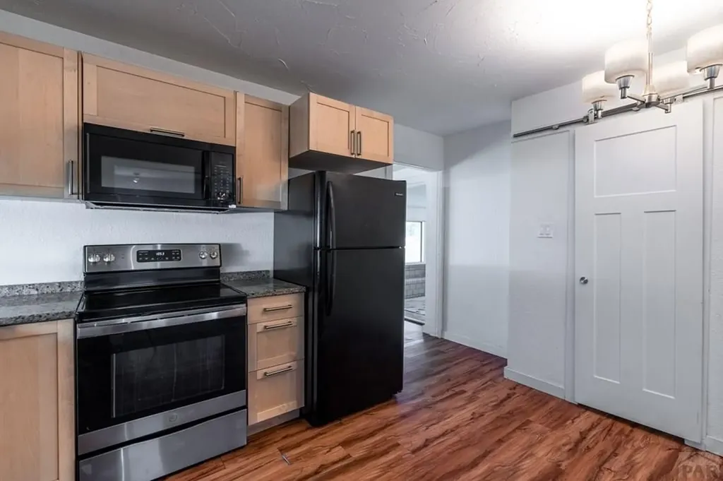 1611 Englewood Drive Pueblo CO 81005