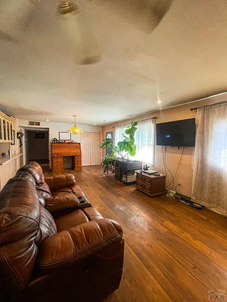 2117 Raton Avenue La Junta CO 81050