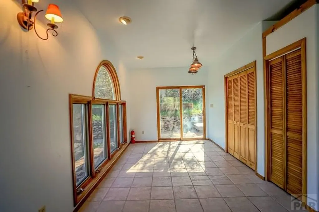 5207 North Creek Road Beulah CO 81023