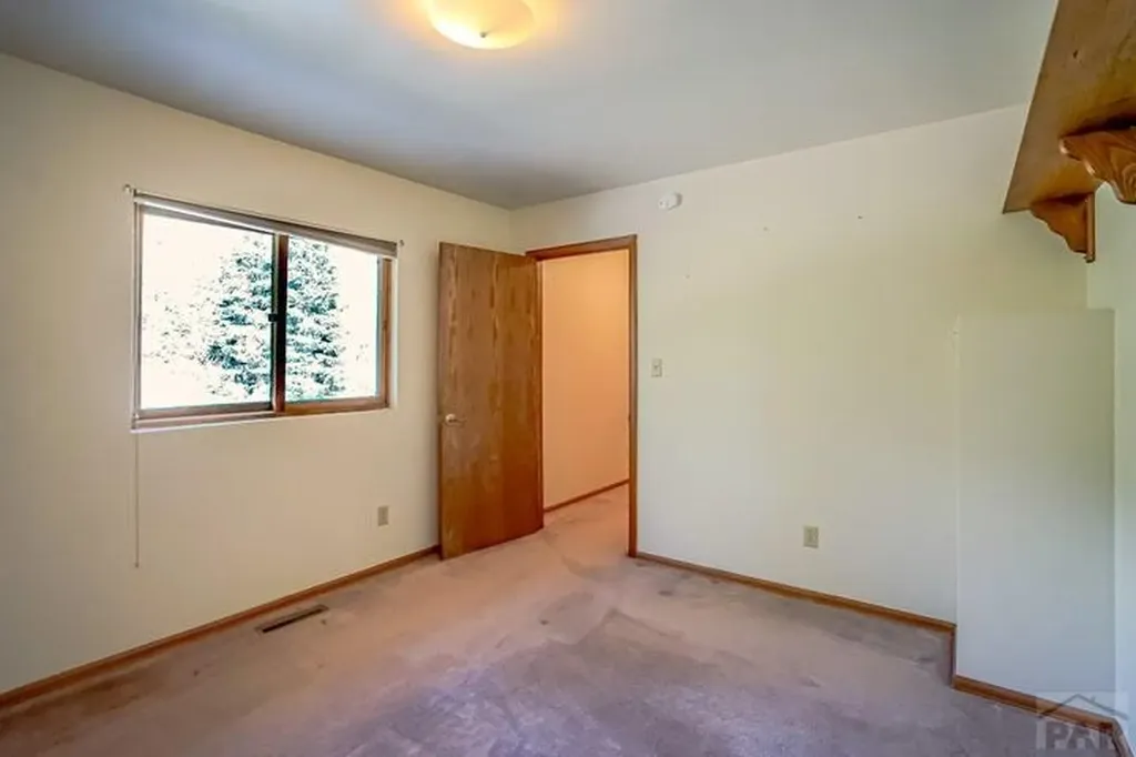 5207 North Creek Road Beulah CO 81023