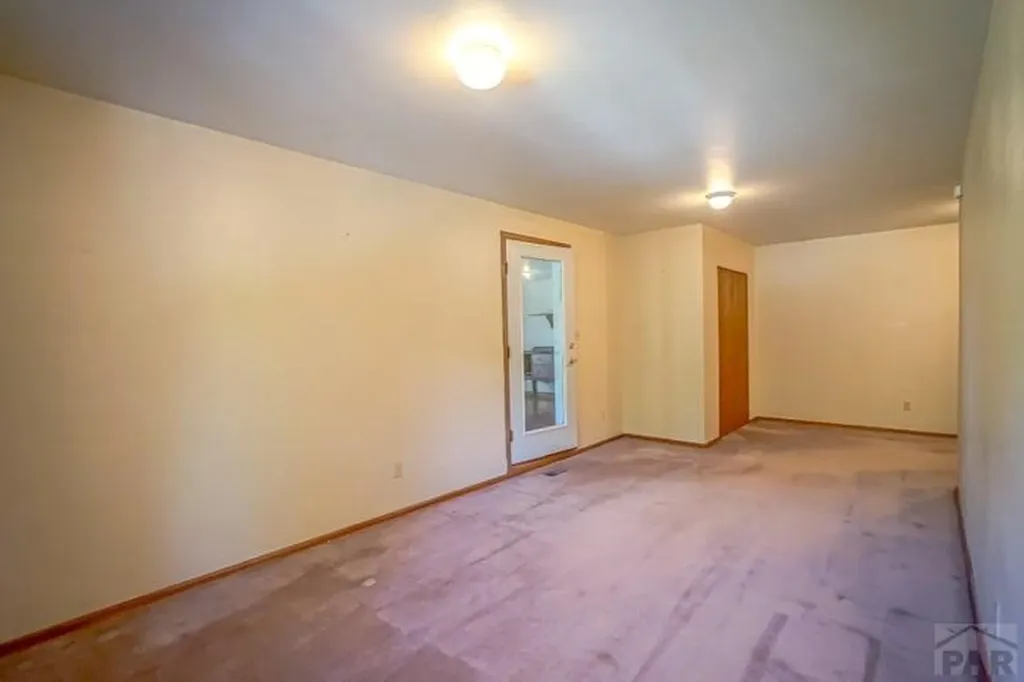 5207 North Creek Road Beulah CO 81023