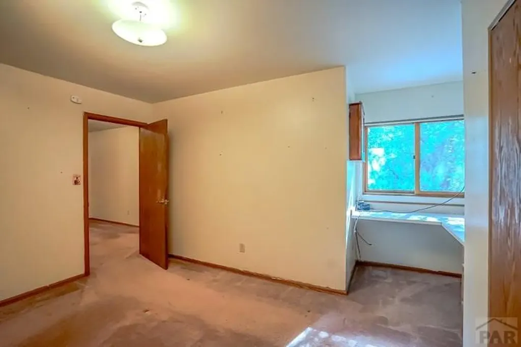 5207 North Creek Road Beulah CO 81023