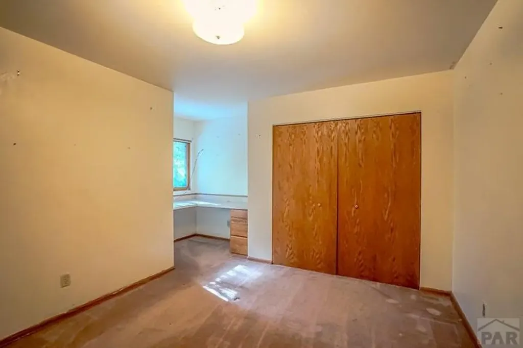 5207 North Creek Road Beulah CO 81023