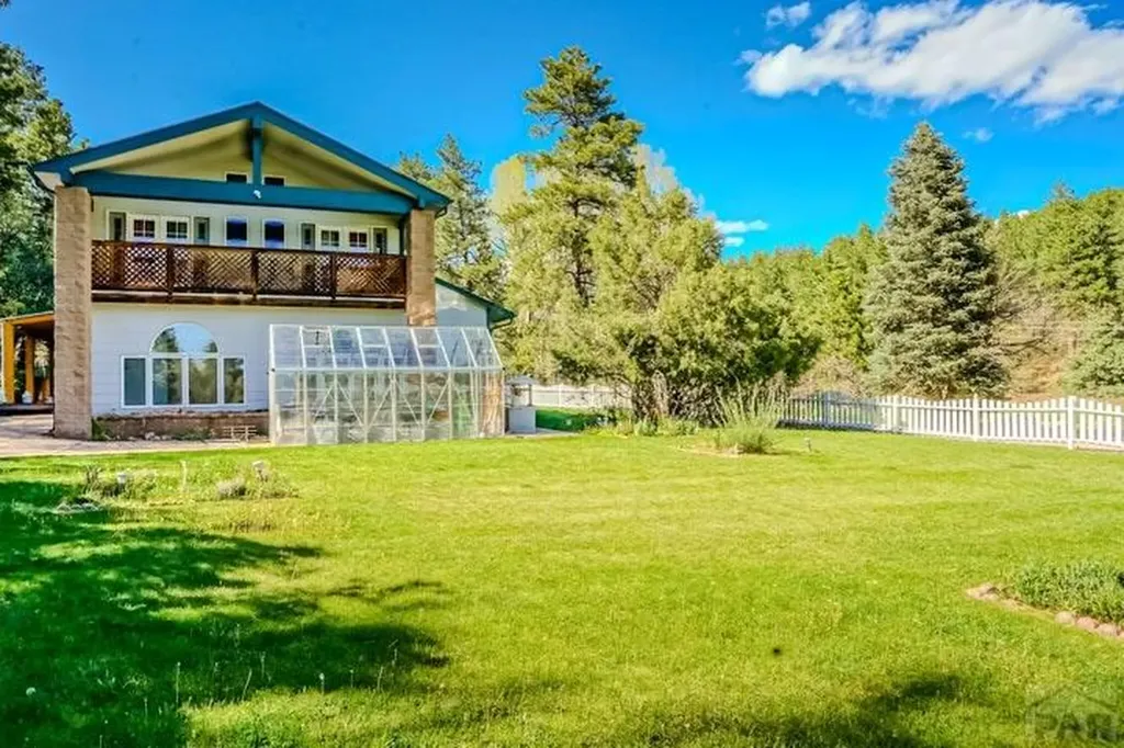 5207 North Creek Road Beulah CO 81023