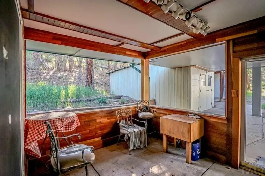 5207 North Creek Road Beulah CO 81023