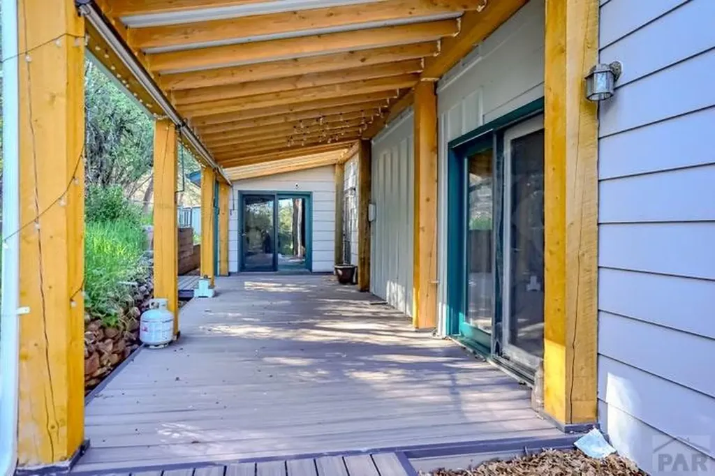 5207 North Creek Road Beulah CO 81023