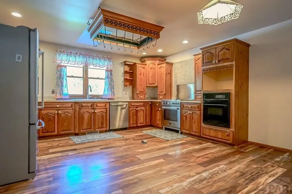 5207 North Creek Road Beulah CO 81023