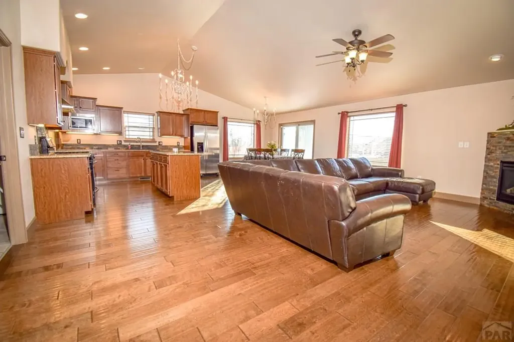 5707 Mark Twain Lane Pueblo CO 81008