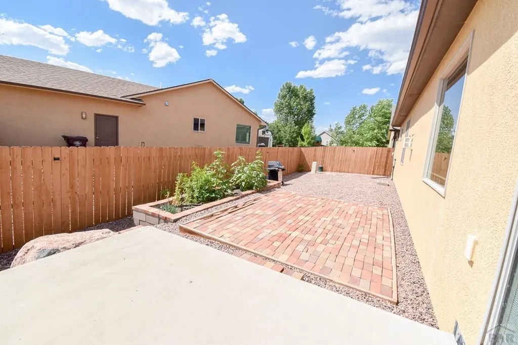 5707 Mark Twain Lane Pueblo CO 81008