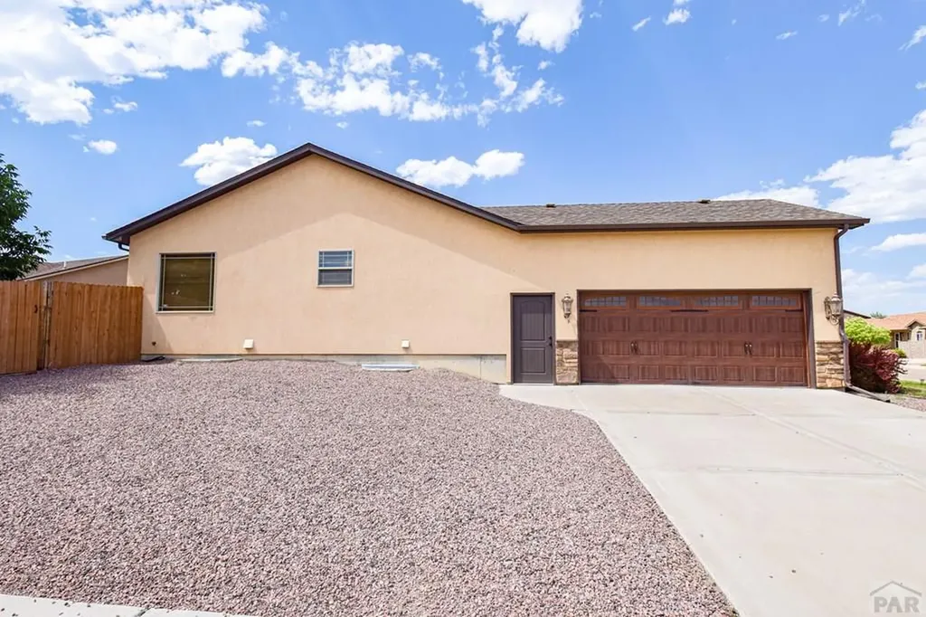 5707 Mark Twain Lane Pueblo CO 81008