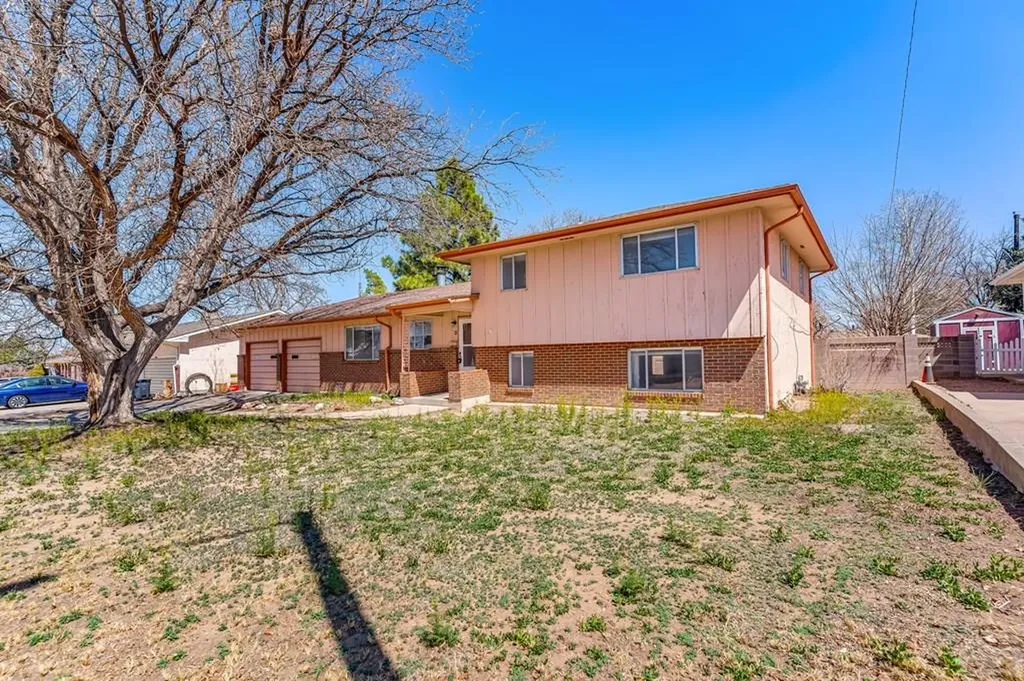 48 Cornell Circle Pueblo CO 81005