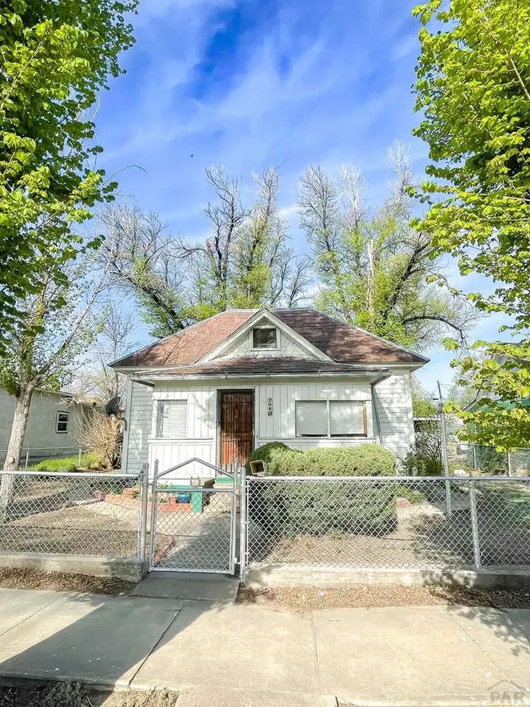 208 Lewis Avenue La Junta CO 81050