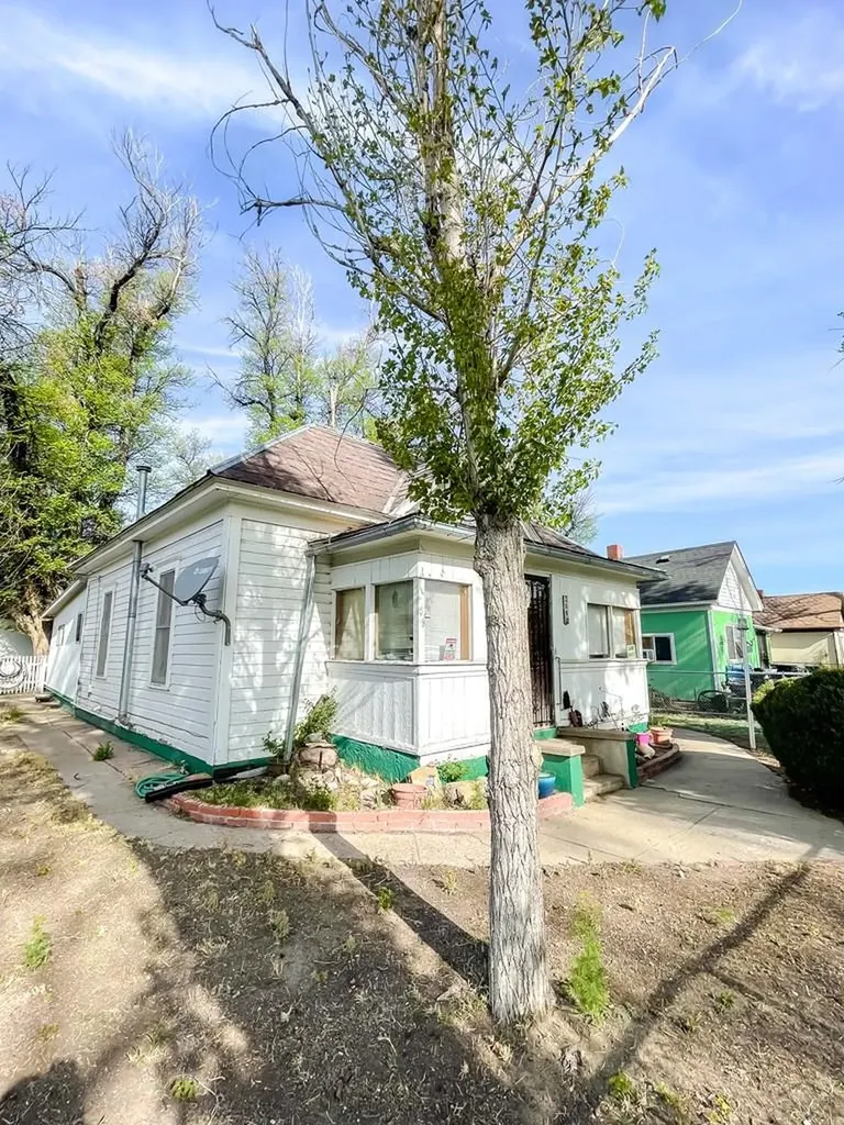 208 Lewis Avenue La Junta CO 81050