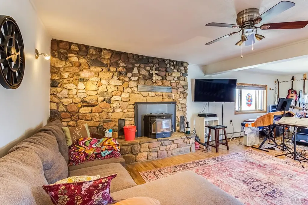 137 Cucharas Street La Veta CO 81055