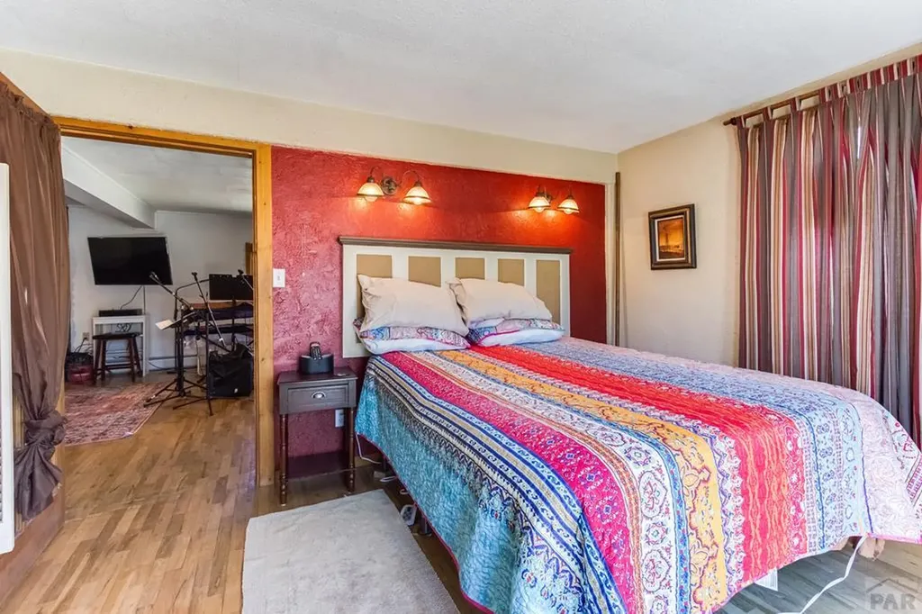 137 Cucharas Street La Veta CO 81055