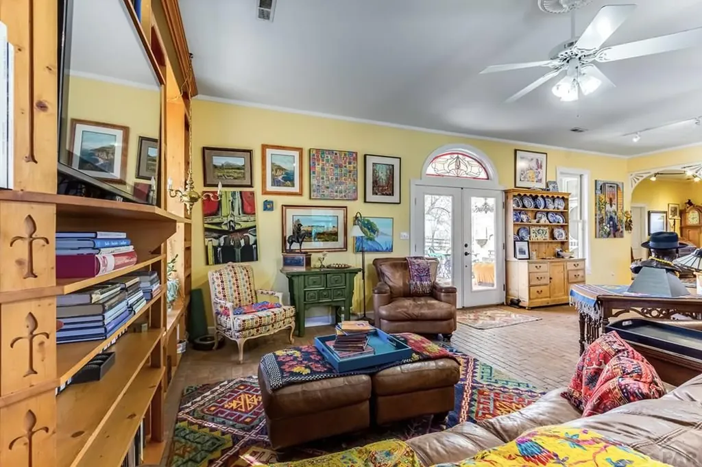 132 & 134 E Virginia Street La Veta CO 81055