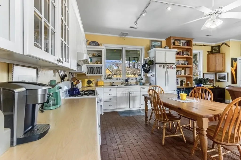 132 & 134 E Virginia Street La Veta CO 81055