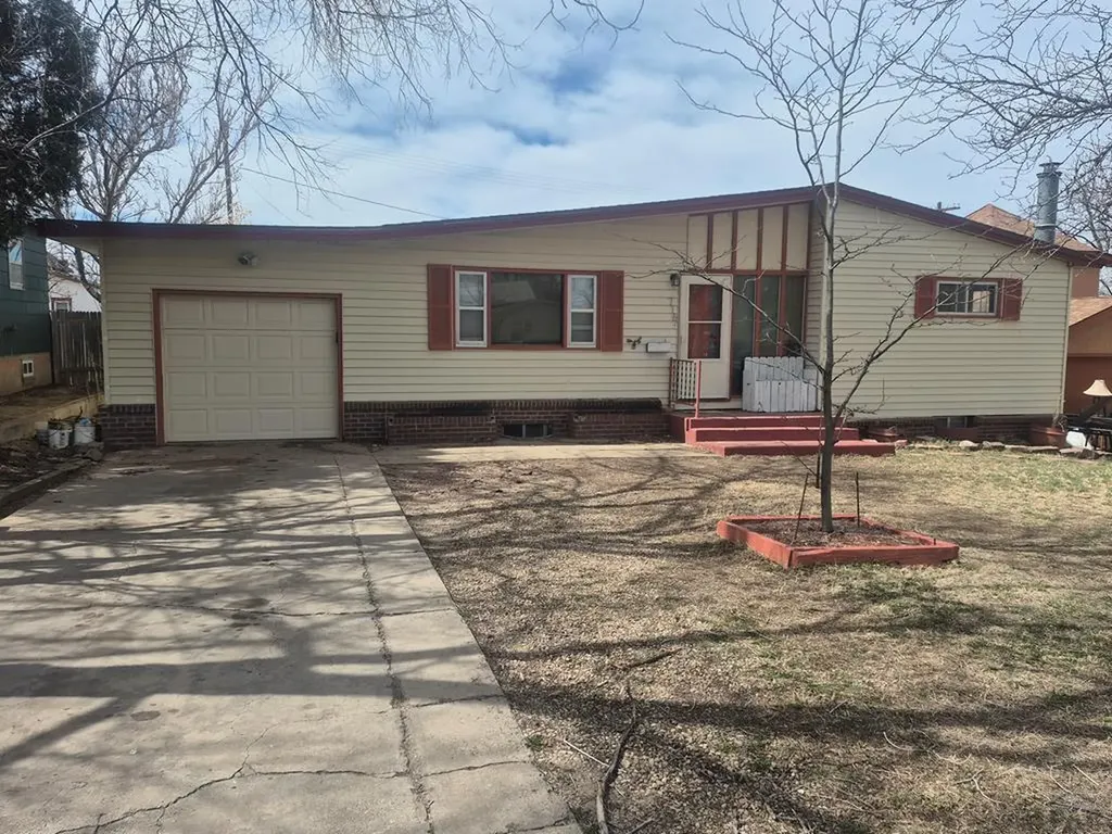 716 Lincoln Avenue La Junta CO 81050