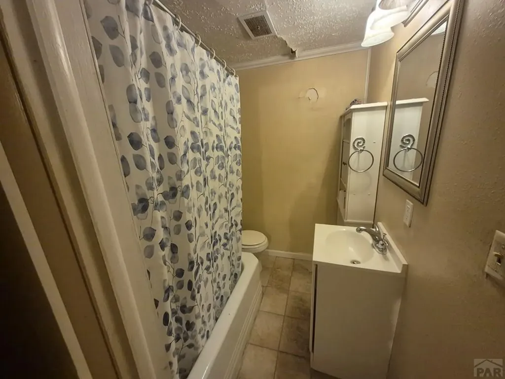 716 Lincoln Avenue La Junta CO 81050