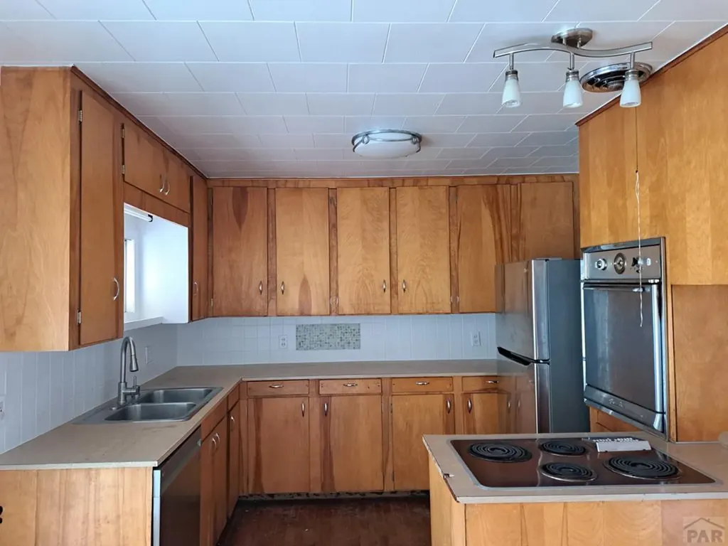 716 Lincoln Avenue La Junta CO 81050