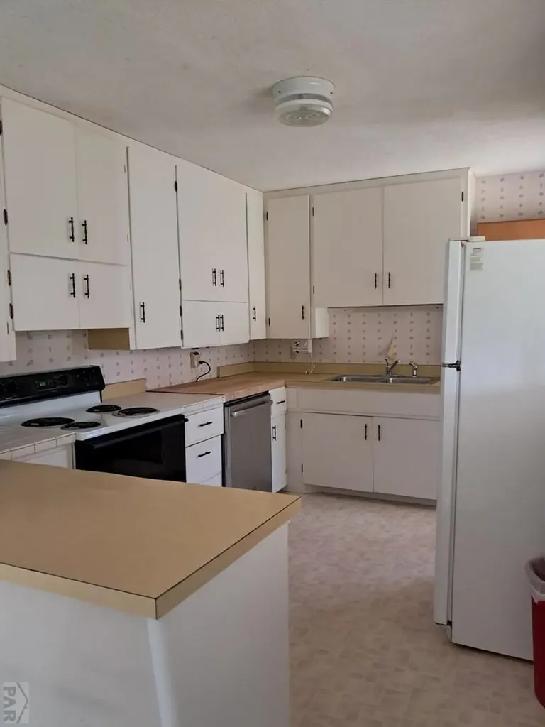 1616 Locust Avenue Rocky Ford CO 81067