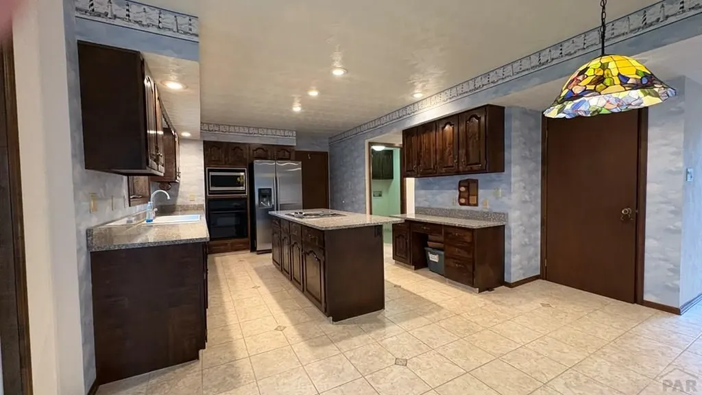 212 Bridle Trail Pueblo CO 81005