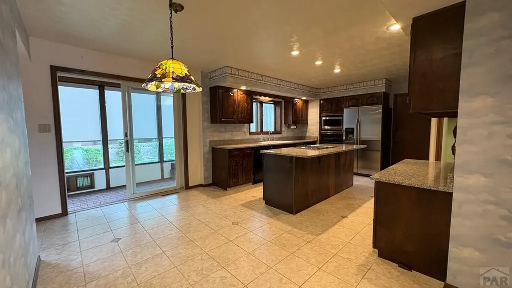 212 Bridle Trail Pueblo CO 81005