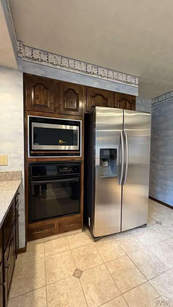 212 Bridle Trail Pueblo CO 81005