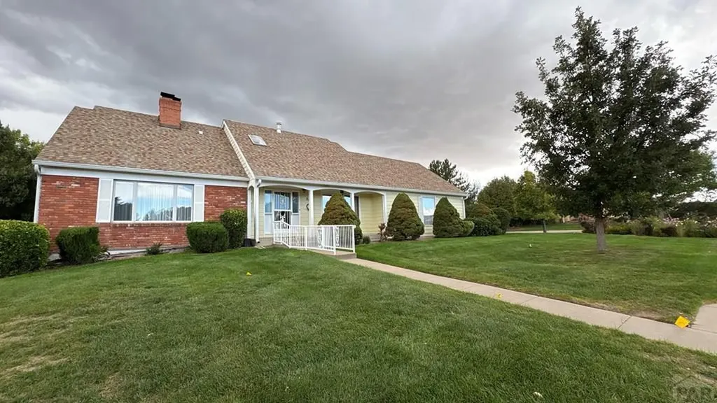 212 Bridle Trail Pueblo CO 81005